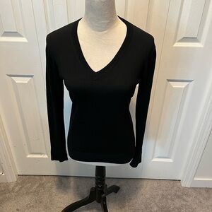 Biline size M 100% silk Black V-Neck Sweater